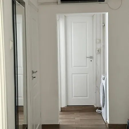 Geo In The Center Apartment Bucharest